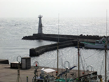 上総豊浜港防波堤灯台