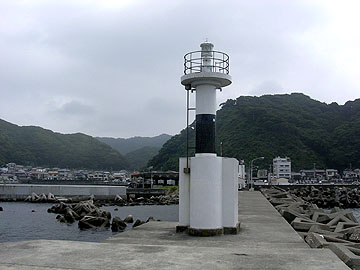 小湊港東防波堤灯台