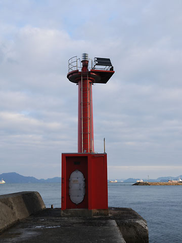 菊間港防波堤灯台
