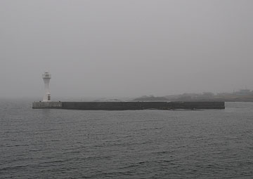 本泊港北防波堤灯台