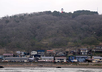 静内港南防波堤灯台