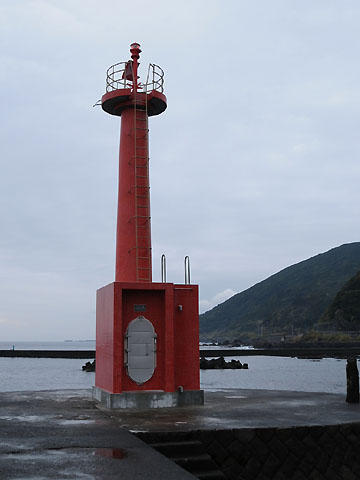 椎名港東防波堤灯台