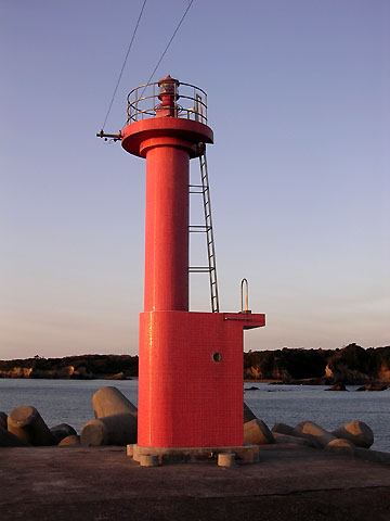 国崎港南防波堤灯台