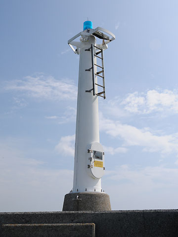 堂崎港西防波堤灯台