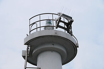 粟島港東防波堤灯台