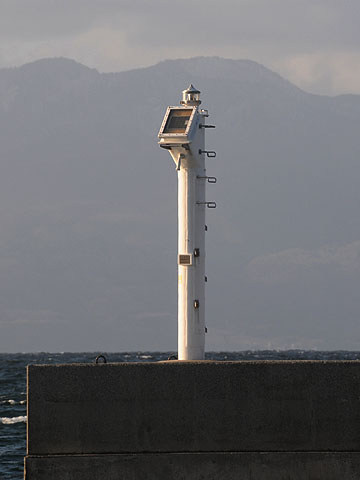 入桑港北防波堤灯台