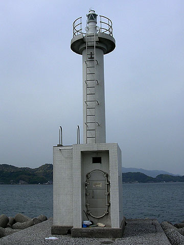 臼杵港防波堤灯台
