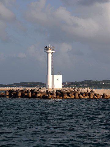 石垣港西防波堤灯台