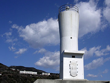 稲取港東防波堤灯台