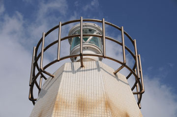 波浮港突堤灯台