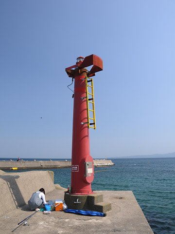 越中泊港東防波堤灯台
