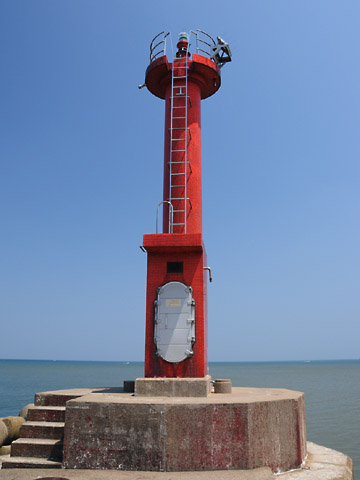 伏木西防波堤灯台