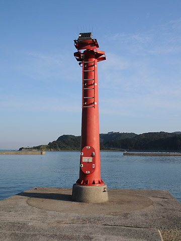 加太港第３防波堤灯台