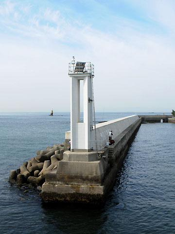 師崎港南防波堤灯台
