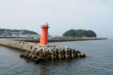 篠島港沖防波堤北灯台