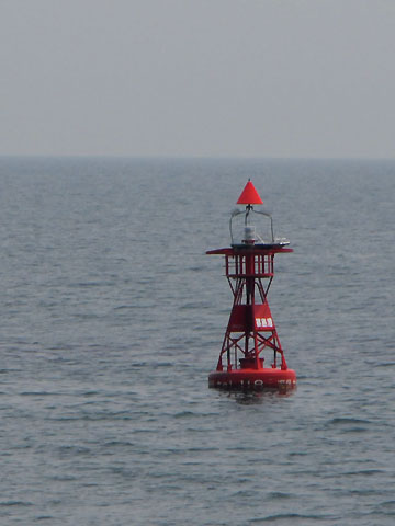 篠島港灯浮標