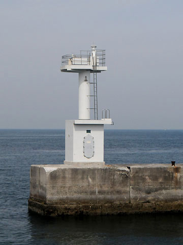 篠島港西防波堤灯台