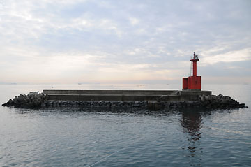 豊浜港中洲沖防波堤西灯台
