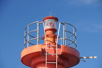 一本木港砂ケ森北防波堤灯台