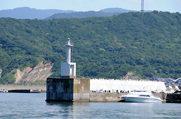 小泊港第2東防波堤灯台