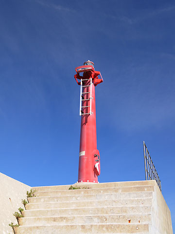 陸奥岩屋港第2北防波堤灯台