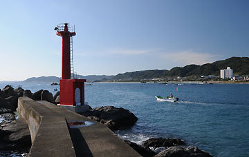 江見港前島灯台