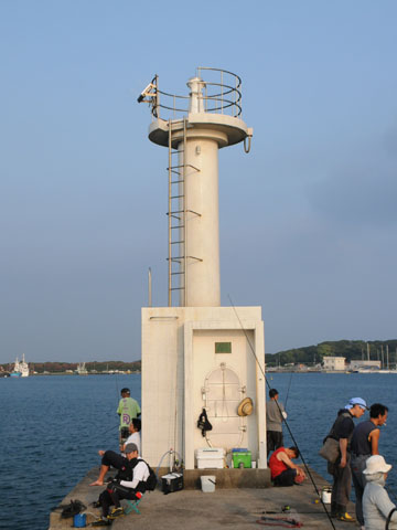 館山港防波堤灯台