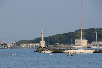 館山港防波堤灯台