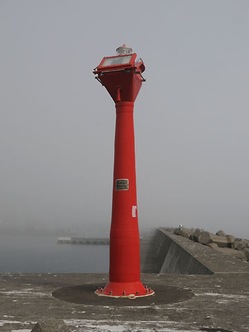 東上泊港東防波堤灯台