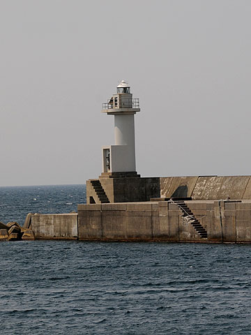 神威脇港北防波堤灯台
