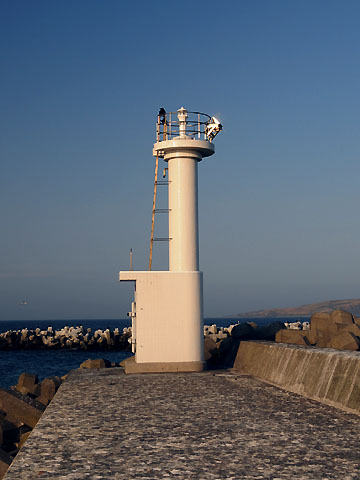 前浜港南防波堤灯台