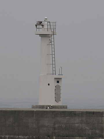 三石港外島防波堤灯台