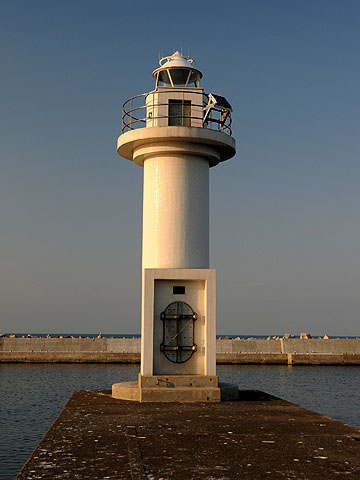 沢木港東防波堤灯台