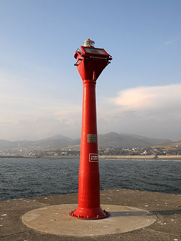 歌別港西防波堤灯台