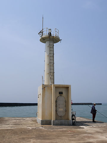 金沢港金石東防波堤灯台