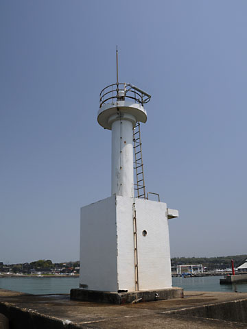 滝港第2防波堤灯台