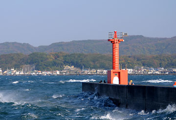 長井港防波堤灯台