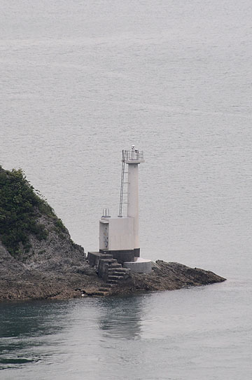 三角港荷島灯台