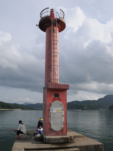 大浦港防波堤灯台