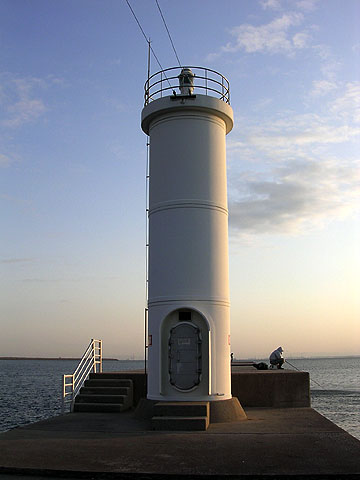 磯津港南防波堤灯台