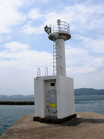 菅島港北防波堤灯台
