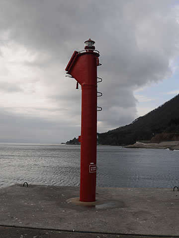 佐渡浦川港東防波堤灯台