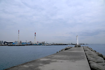 宜野湾港北防波堤灯台