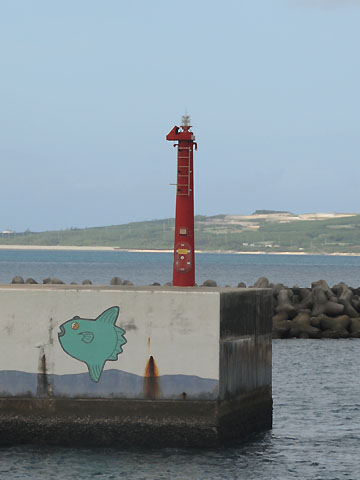 平良港南防波堤北灯台