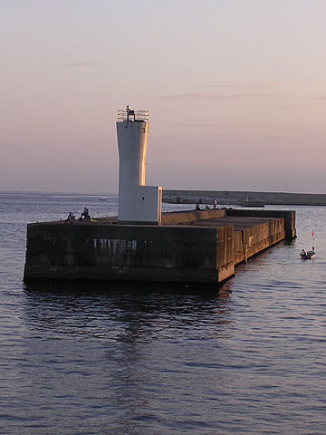浜田漁港沖防波堤灯台