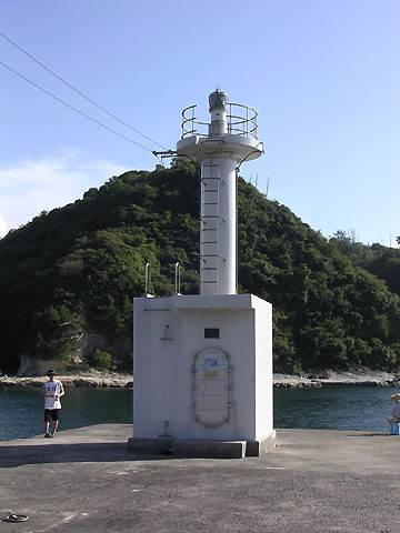 温泉津港東防波堤灯台