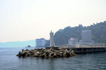熱海港防波堤灯台