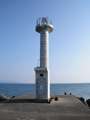 粟津港南防波堤灯台