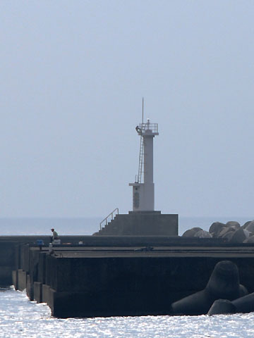 網代港第4防波堤灯台