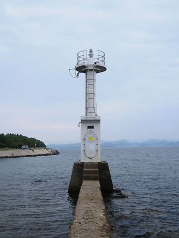 崎津港防波堤灯台